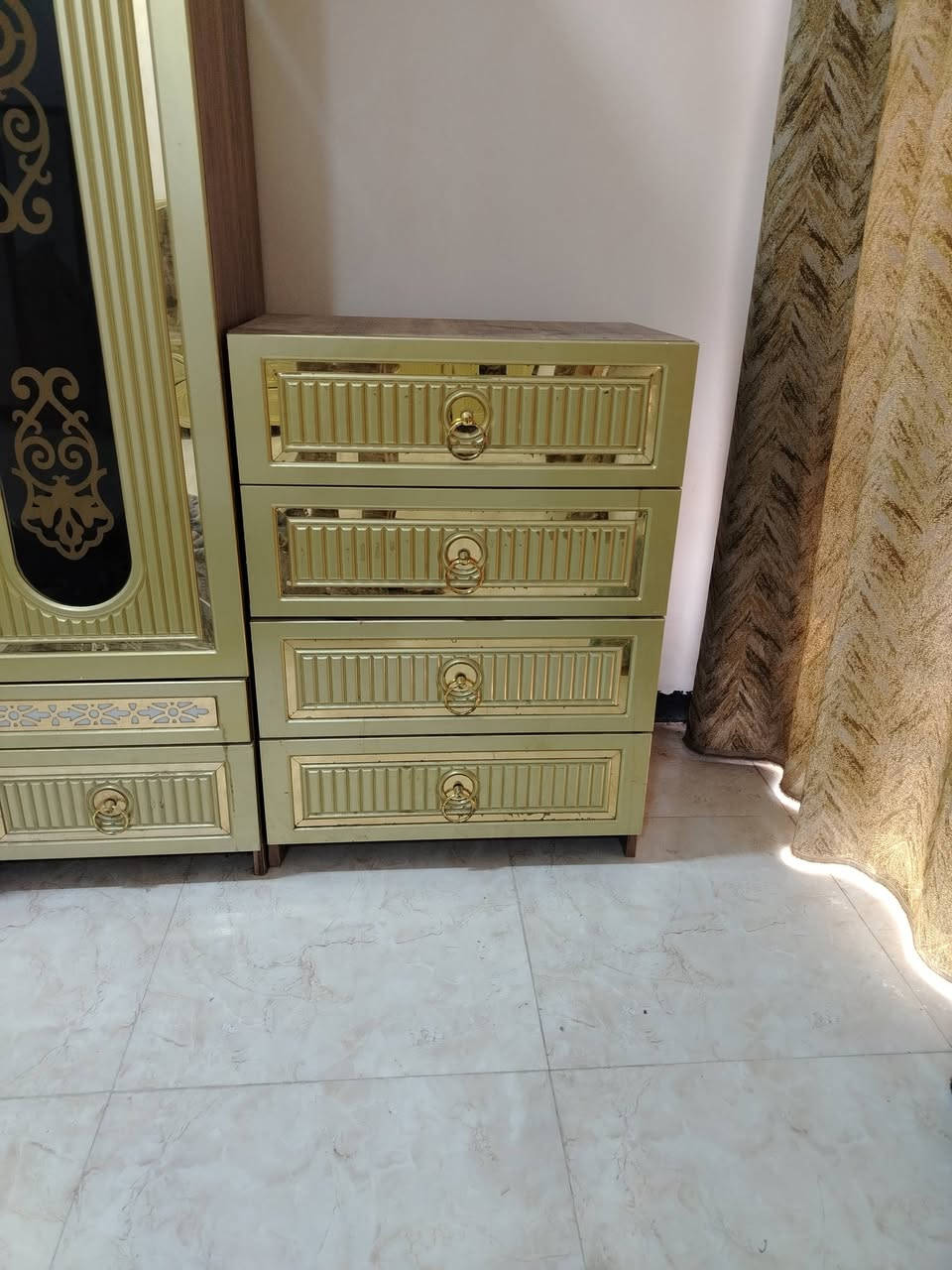 السلام عليكم أحبتي
غرفه تركيه أصلي درجه اولى شرط مستخدمه ٦ قطع
قيم واخذه بضمير
***********
