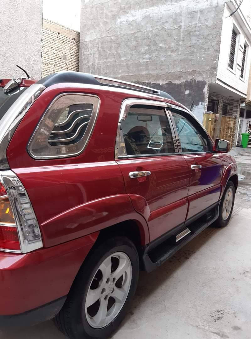 السلام عليكم
سيارة سبورتج موديل 10 
مكفولة فقط شبر بل جاملغ الخلفي 
تبريد ثلج محرك شرط 
السعر 110 وبيها مجال قليل 
رقم الهاتف 
***********
