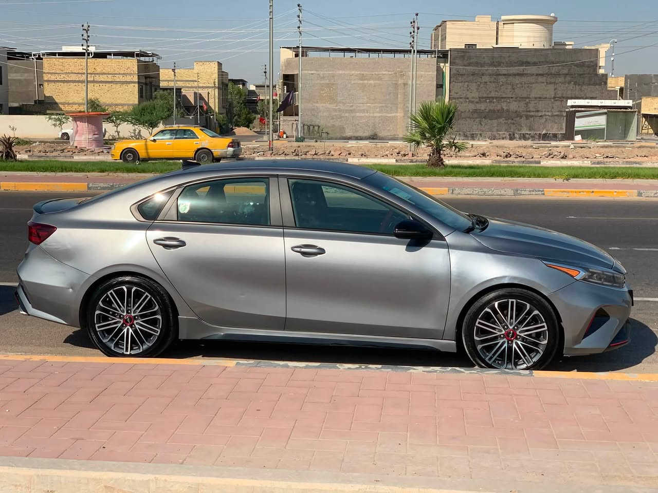 كيا فورتي GT 1600 TURBO
رقم بغداد معوقين وكاله عامه

حادث جاملغ وبنيد تبديل وصبغ راديترات بلاد مابيهم شي لا شاصي ولا لغد فقط خشم فخذه اليكعد عليه جاملغ

وهنا صار بيه حادث بسيط دراجه باب سايق والي ورا عندي صوره حادث تعدلن ونصبغن

وعدت صبغ جاملغ ايسر وبنيد وجاملغ ايمن 

 اربع اصابع باب ايمن  صبغ لجماليه ولتوحيد اللون كلشي واضح بل صور قبل وبعد

سياره ماشيه 72 الف مايل

مواصفات فول عدا الفتحه

كشنات ودشبول وستيرن مختم علامة GT اناره داخليه 7 اللوان

كير DCT طياره قوي جداً مو CVT

سياره مكانه البصره التنومه

سعر 137 وبيه مجال قليل

***********
