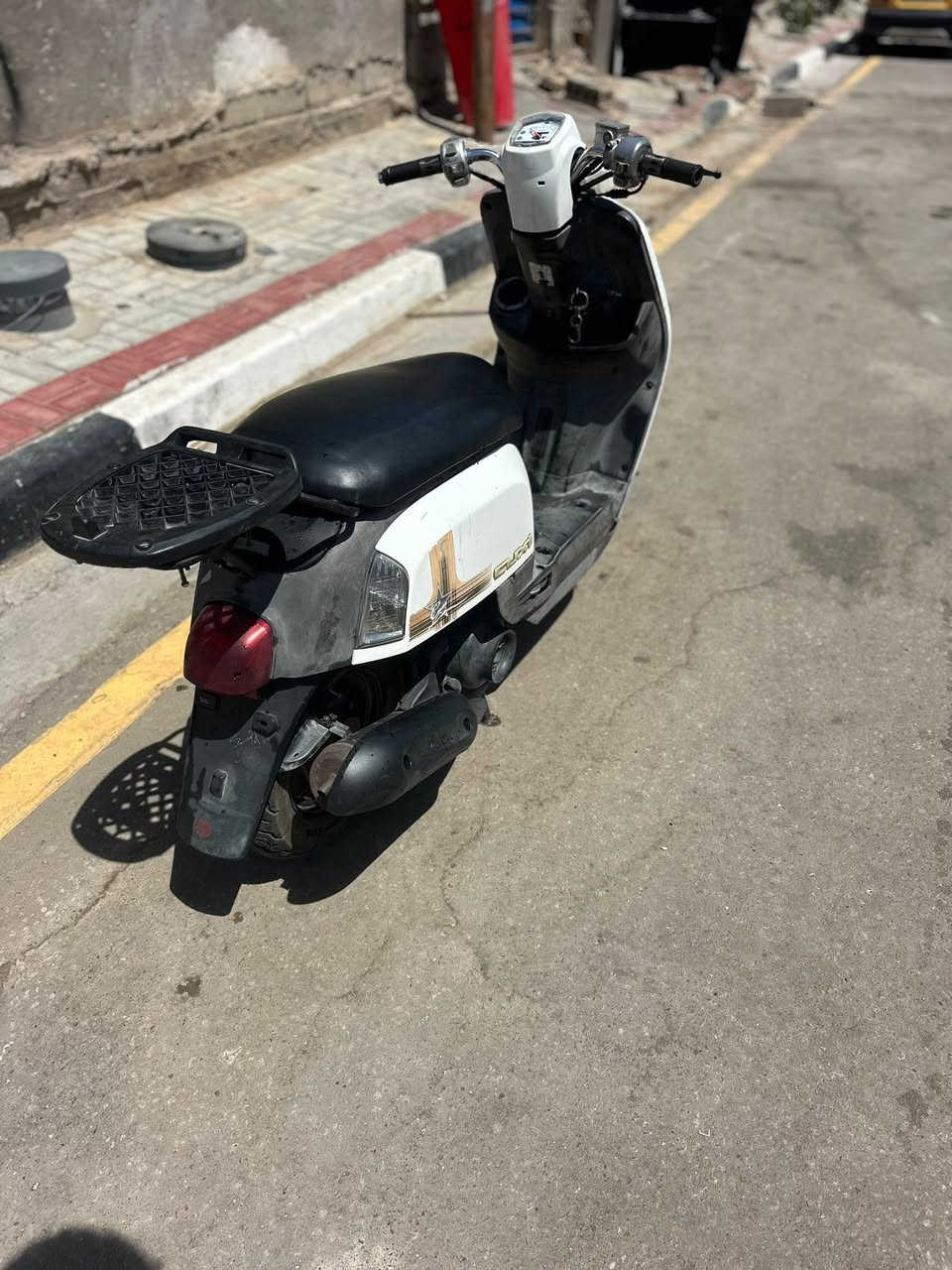 السلام عليكم ماكس بوليسي للبيع سعر 550  
مكينه نكره سلف شلعه ومعدل لا تبخير لا تنفيص
كهربائياتهة كلهة شغاله  اشاير كلوبات عداد سرعه 
كيج بانزين كلهة شغاله بوشه بلاديه ٤٩ 
مكاني: كربلاء حي العامل يم مول الامام الباقر  
رقم : ***********
