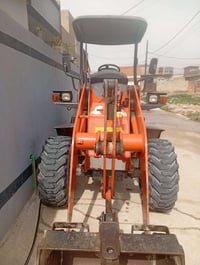 شفر هيتاشي للبيع حجم 30  موديل 2021 شرط الشغل المكينة لا صرف ولا نفخ ج...