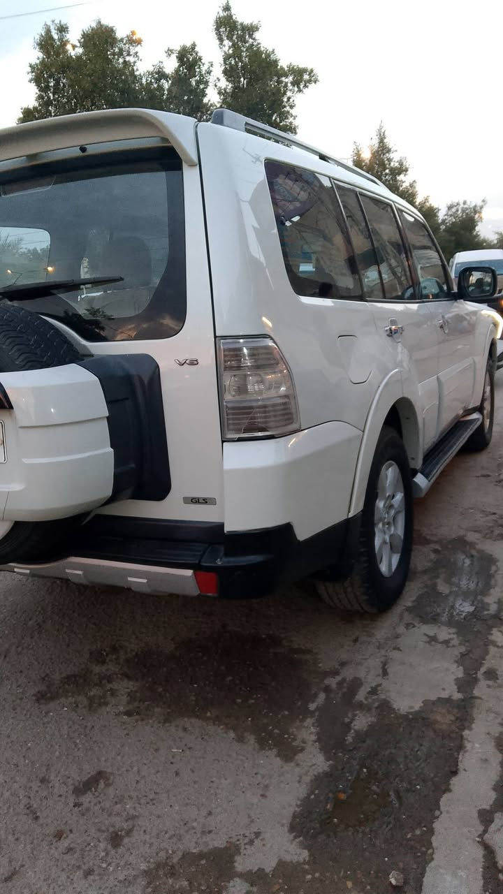 السلام عليكم باجيرو حبتور 2009 فول مواصفات جديدة السيارة مال عائلة اي صبغ مابيهة شرط السونار تخم تاير جديد باتري جديد رقم دولي جديد بأسمي السيارة .السعر 145بيهة مجال قليل مكفولة كفالة عامة العنوان شهداء البياع ***********
