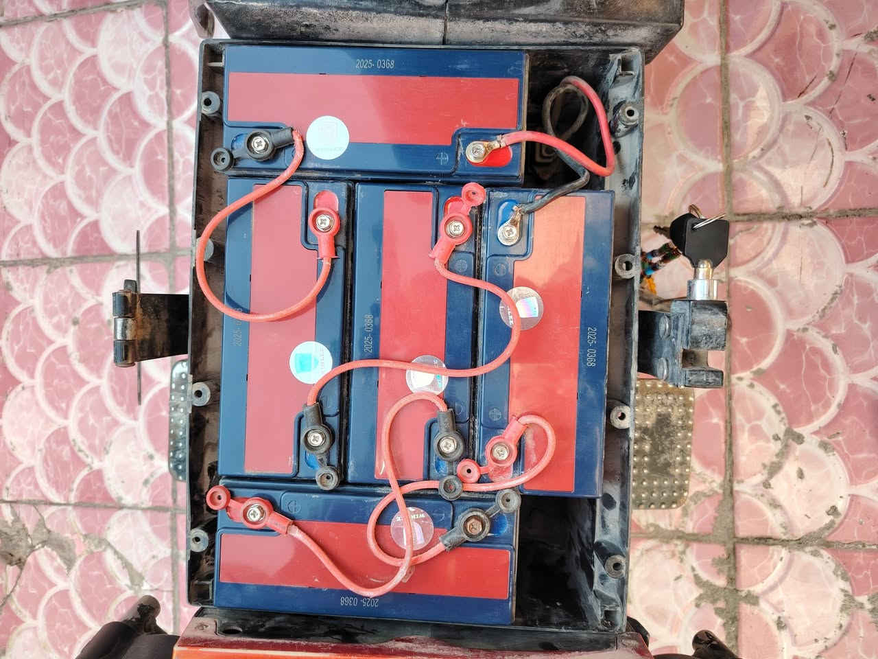 سلام عليكم شباب متاح ماطور هارلي بطاريات ٢٠٢٥ مثل ماواضح كدامكم ماطور نضيف بطاريات يقرن ١١ عل فحص وين متريد السعر ٣٥٠ وبي مجال للتواصل ***********للبيع او للمراوس بماكس او شحن
