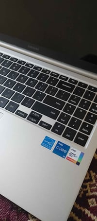 لابتوب نوع سامسونك وديتهه فحصوهه كلي ايسي بور عاطل شاحنتهه تايبسي لابت...