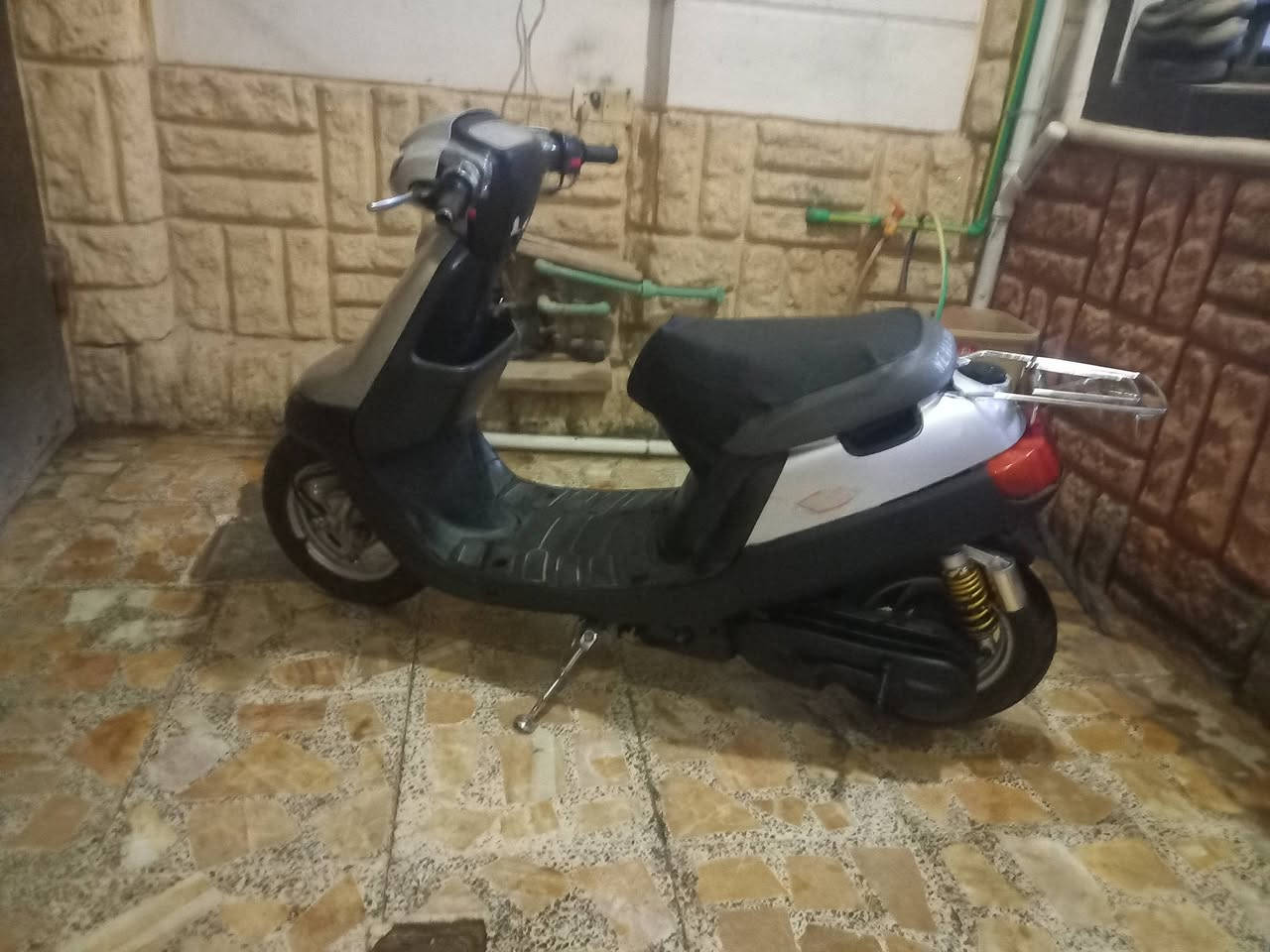 السلام عليكم دراجه بطه2003شغاله مكينه خرسه لاصوت كير ولا روله تايرات جدد نكره سلف كهربائيات شغاله شلعه شك الكاع معدل مكينه ناعمه السعر٢٥٠ وبيه مجال الاستفسار مراسله الصفحه او رقم ***********
