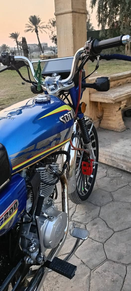 سلام عليكم للبيع دراجه سيفان مديل 2025 مكينه 200 سيسي جديده كلش كفاله عامه ما عده الرصعه الموجوده بل تاننكي أمامكم       مامشتغله دليفري ابد تفر العراق كله تفحص الله شاهد سبحانه ماممدوده عليه ماشيه ألفين جديده كلش سعره (850) وبيه مجال بيه اوراق مكاني بغداد مدينه الصدر  معرض كامله بسمي سأله 3اشهر من نزلته من الزيرو  رقم الهاتف ***********
