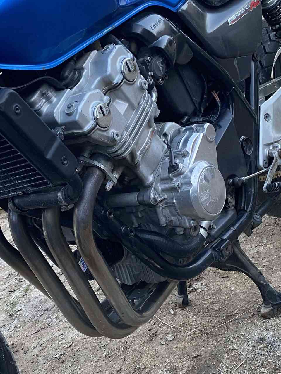 ‏السلام عليكم 
‏دراجه سيبي فور 400 جيل ثاني ١٦ ولف أوراق كامله دراجه اول وثاني وثالث  بطناش دراجه مال واحد جناي مكينه وكير كفاله دراجه مابيه نقص نضافته  كدامك صورة كهربائيات كله شغاله لايت بك لايت أشاير  دشبول كله شغال
‏معدل ١٨٠ شرط  نكره بكل وقت مكان دراجه كربلاء. السعر 20$ ورقه
***********
