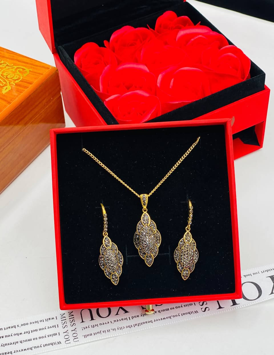 💝 عيد الحب قرب… والهديّة علينا 💝
دلّل اللي تحبها  بهدية تعبّر عن مشاعرك ❤️
أجمل هدايا عيد الحب متوفرة الآن ✨
🎁 بوكسات هدايا مميّزة
💍 إكسسوارات نسائية راقية
🌹 قطع أنيقة تناسب كل الأذواق
✨ هدايا تبقى ذكرى جميلة
اختاري هديتك بكل حب وخلي عيد الحب هذا السنة مختلف 💕
📩 للاستفسار راسلونا خاص
📍 تكريت – مجمع العقيق التجاري مقابل منتزه زيونة
🚚 توصيل متوفر إلى كافة محافظات العراق
#عيد_الحب #هدايا #Valentine #حب #بوكس_هدايا


**إذا كنت صاحب هذا الإعلان وتريد حذفه لأي سبب، رجاءا أرسل رسالة إلى الدعم الفني**