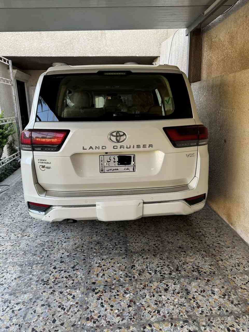 السلام عليكم
VXتون تيربو 2023

السعر 72000$ مكفوله عام ماشية 15 الف حقيقي رقم بغداد

***********
