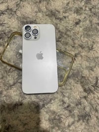 آيفون 13 برو ماكس ٢٥٦ • بطارية ٨٢ • كامرة ٣ مشكلة