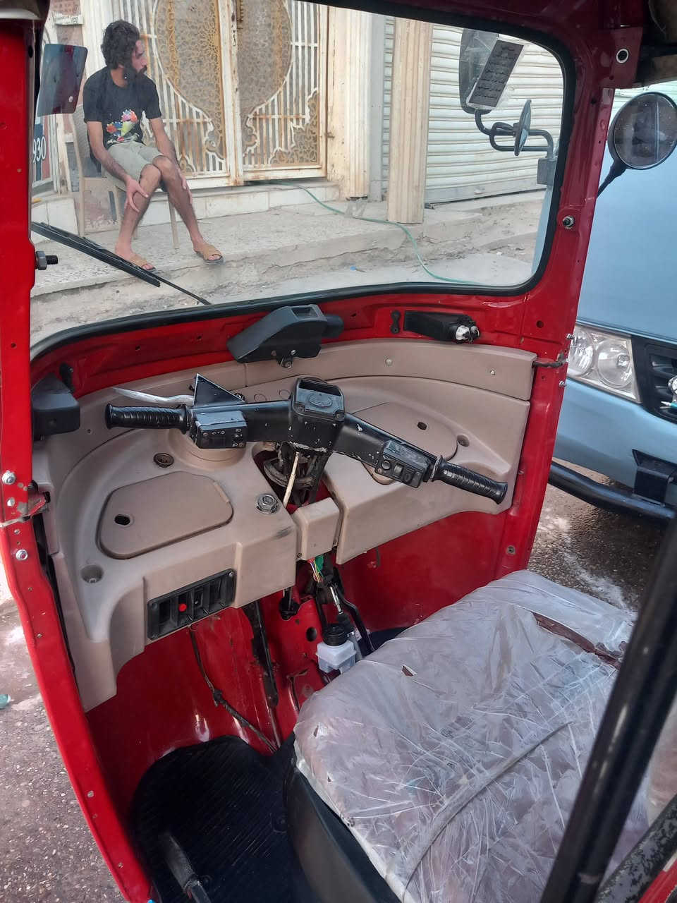 السلام عليكم تك تك موديل ١٨ شهر ١٢ محسوبه على ١٩ للبيع ب٥ و٣٠٠ الشراي يتصل مكفوله من كلشي بيهه شويه صبغ بالغد مكاني بغداد حي اور سبع قصور *********** رقم وسنويه
