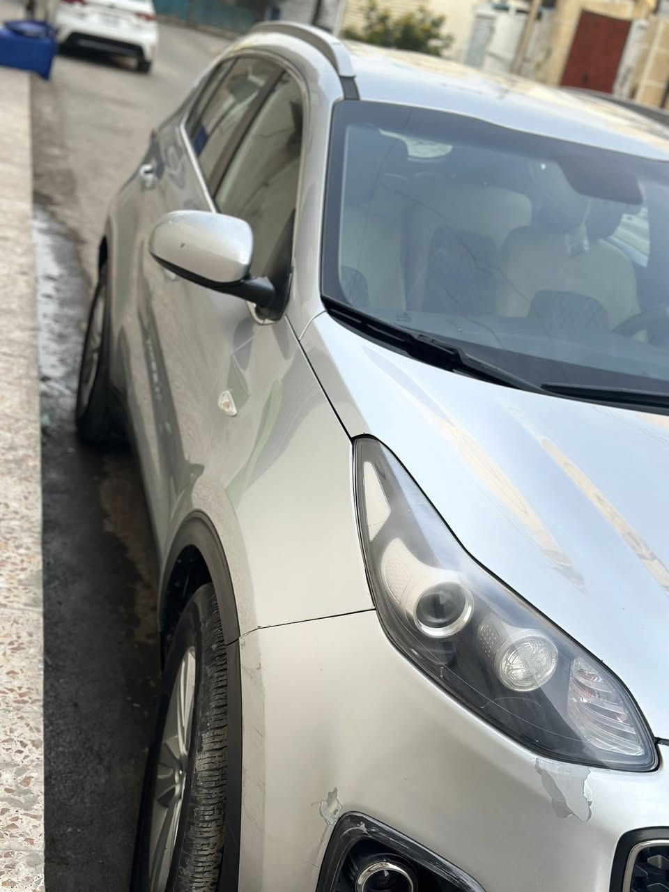 السلام عليكم  سبورتج مديل ١٧ السياره مال بيت   ماشيه ١١٦  بيهه صبغ جاملغ او بنيد   او شويه بارد بل الباب. الخلفي  السعر ١٣٦   او بيهه مجال حك الجيه  فقط بغداد بلديات  الشراي يتصل ***********
