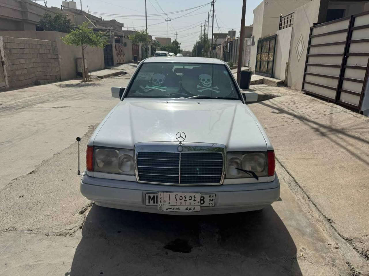 للبيع مارسدس دب  موديل٨٩ محدث  ٩٢ مكينه بطه ٢٥٠٠  سياره بحاله جيده جدا لا ضربه ولا خياس شواصي ابلاد قواعد بلاد سلايت شغال تبريد شغال سنتر لوك شغال كلشي شغال بيها برده خلفيه  شرط التحويل بيع  سعر ٦٨ مكان كركوك *********** كركوك, العراق
