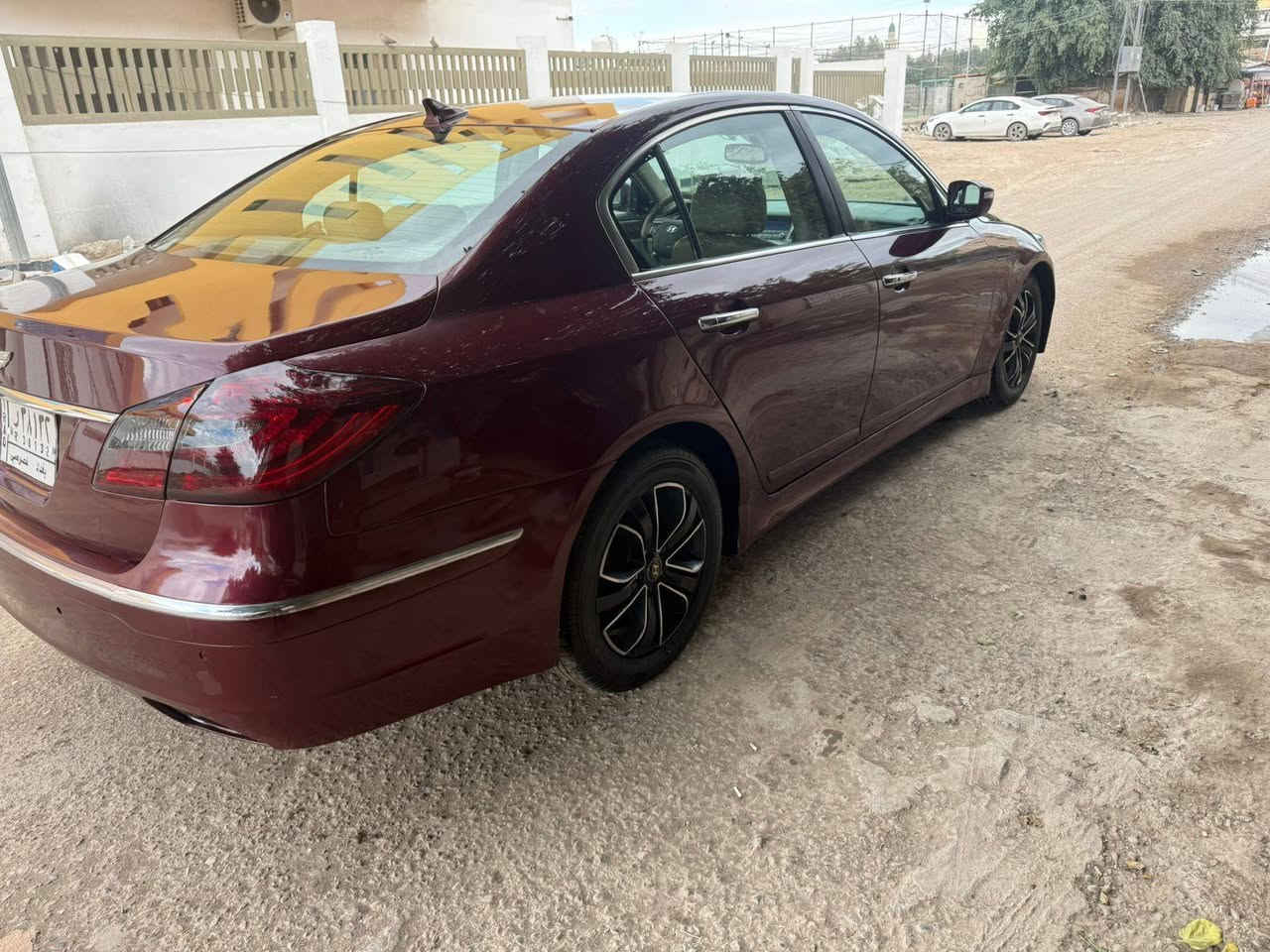 جينيسز موديل 2013ماشيه88
محرك ٦ سلندر المرغوب اوتوماتيك كير محرك مكفولات
تبريد قطعتين صدر جديد 
تخم تاير ويل كب 
سياره دواخلها وغرفتها على وضع الشركه 
مصبوغه اثر جراد بدون دواخل السعر ١٠٤ ورقه مكاني بغداد ***********
