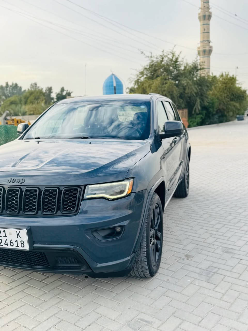 السلام عليكم
للبيع جيب لاردو فئة بلاك توب
موديل 2018 – وارد أمريكي
 • السيارة حادثة بنيد و جاملغ 
 •  الجاملغ الثاني ربع منه  صبغ
 • لون مميز
 • رقم سليمانية
 • بسمنة السيارة نظيفة جداً
 • ما بيها أي نقص

المواصفات:
 • كشنات جلد ومخمل
 • تدفئة بالكشنات
 • تدفئة بالستيرن
 • كشنات كهرباء
 • صندوك كهرباء
 • شاشة كبيرة مع CarPlay
 • وباقي مواصفات الجيب المعروف
       اي استفسار اتصل على الرقم 
       (***********) مكان السيارة بغداد 
        ( الكرخ ) بغداد, العراق
