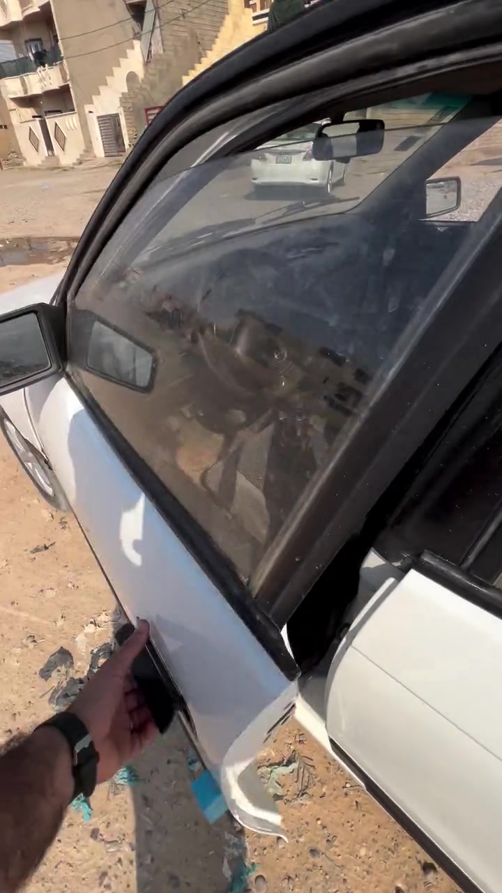 اوبل استره. مديل ٩٣ محرك ١٦٠٠ نضيفه كلش سياره  مال جناي صدر جديد كير محرك بشرط تاير جديد خويس قطره مابيها. دواخلها كلش نضيفه ع وضع الشركه. سياره دوسه وهلال بدايه تنمل وشتغلتهن جديد.  سياره. كاش نضيفه
مكاني تكريت. السعر ٤٩ وبيها مجال بصيط ***********
