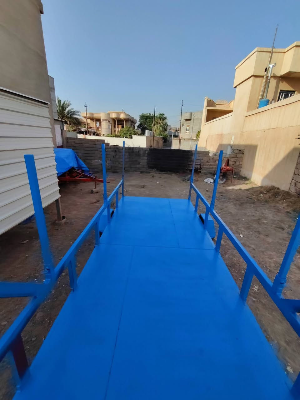 عربانة مرشات للبيع
الطول 5 متر 
العرض 2 متر 

***********

