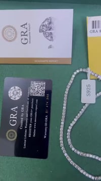 عقد • حجر موزنانيت