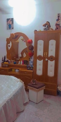 غرفة نوم للبيع نظيف بسعر مناسب 6 قطع 07515840378