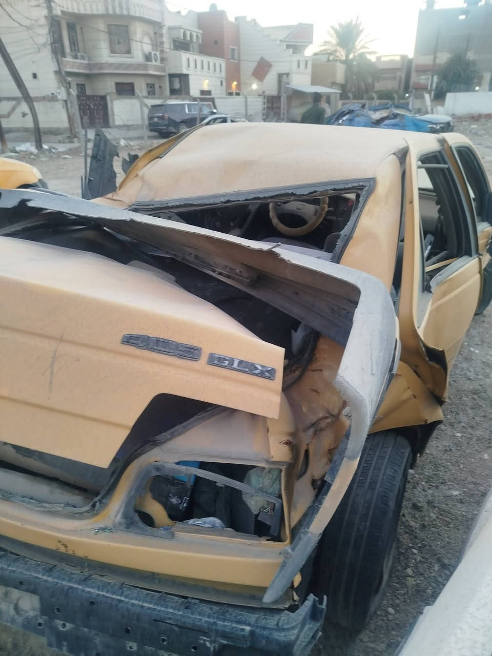 سلام عليكم سيارة بيجو جيلكس موديل 2012 للبيع حادث تيل كهرباء مكينة جديدة طابوكة  وصلها موجود كلشي جوة البنيد جديد درايمشفت صدر  كير مجفت جديد رقم الماني دولي جديد سنوية باسمي شرط التحويل للتواصل على الخاص او الواتساب ***********
