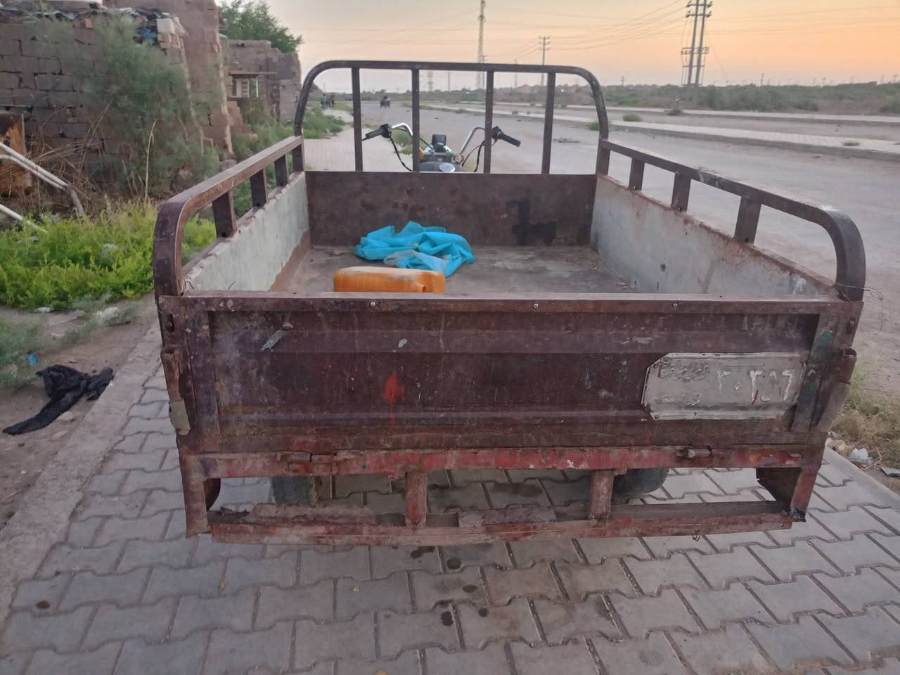 اللبيع ستوته 10رقم اسود واسط عوزه ترديب ضفيرة من مكينة خير من الله ضفيرة جديده بريك جديد السعر 850وبيه مجال مكاني لكوت قضاة لحي للستفسار ***********
