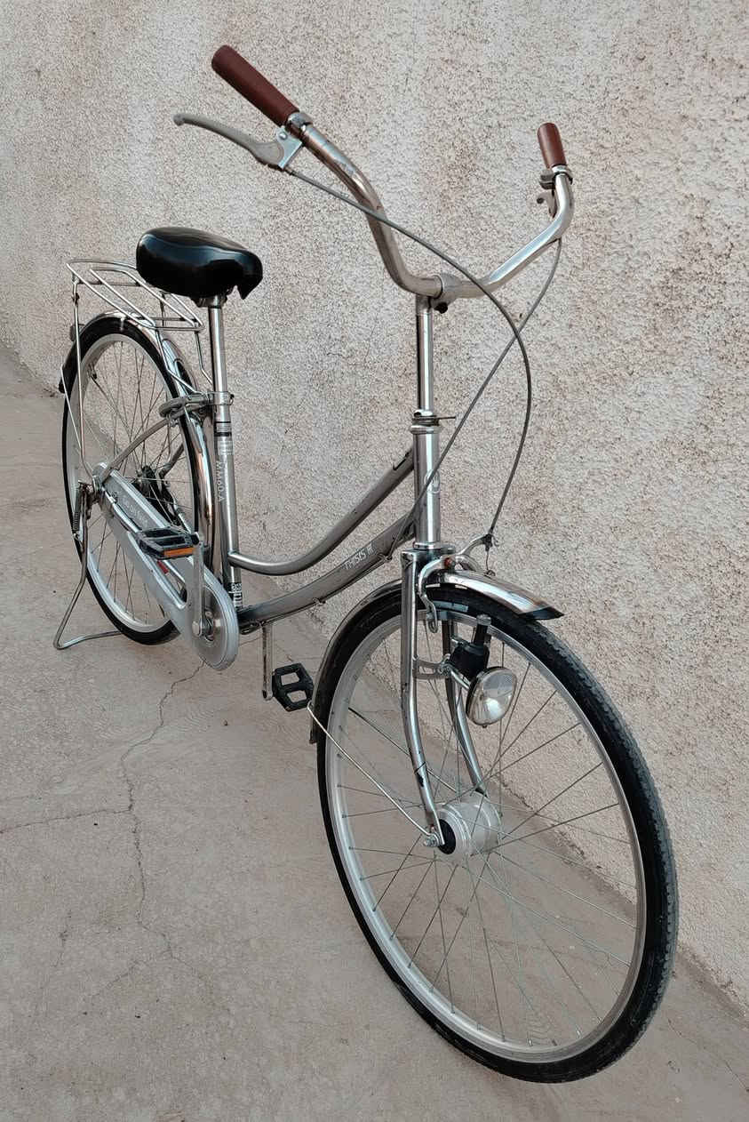 بايسكل بناتي حجم 26 مختم بالة سعر ١٠٠ مكان بغداد الغزاليه رقم ***********
