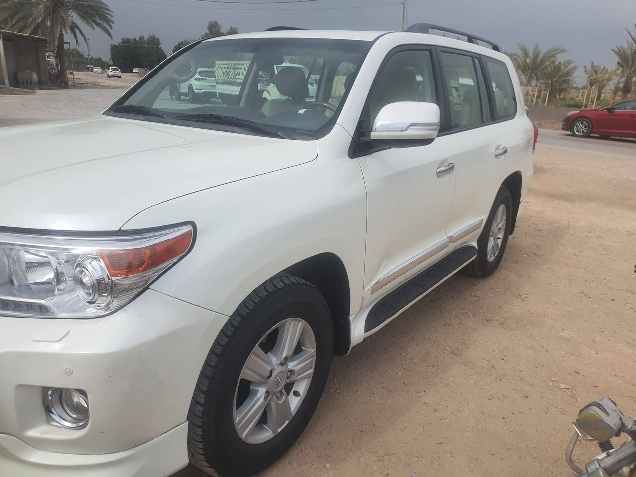 لاندكروز . 2012 . فطيم . ماشي 273 . مكغوله من الصيغ والضربه 
جاهزه . تخم تاير جديد . حدادية جديده . سنويه لغاية  شهر 12 . 26
بيها شخط . واضح بالصور الجه اليساره . بسيط . رقم بغداد  تحويل مباشر 
***********
***********
السعر 340 بيها مجال .
