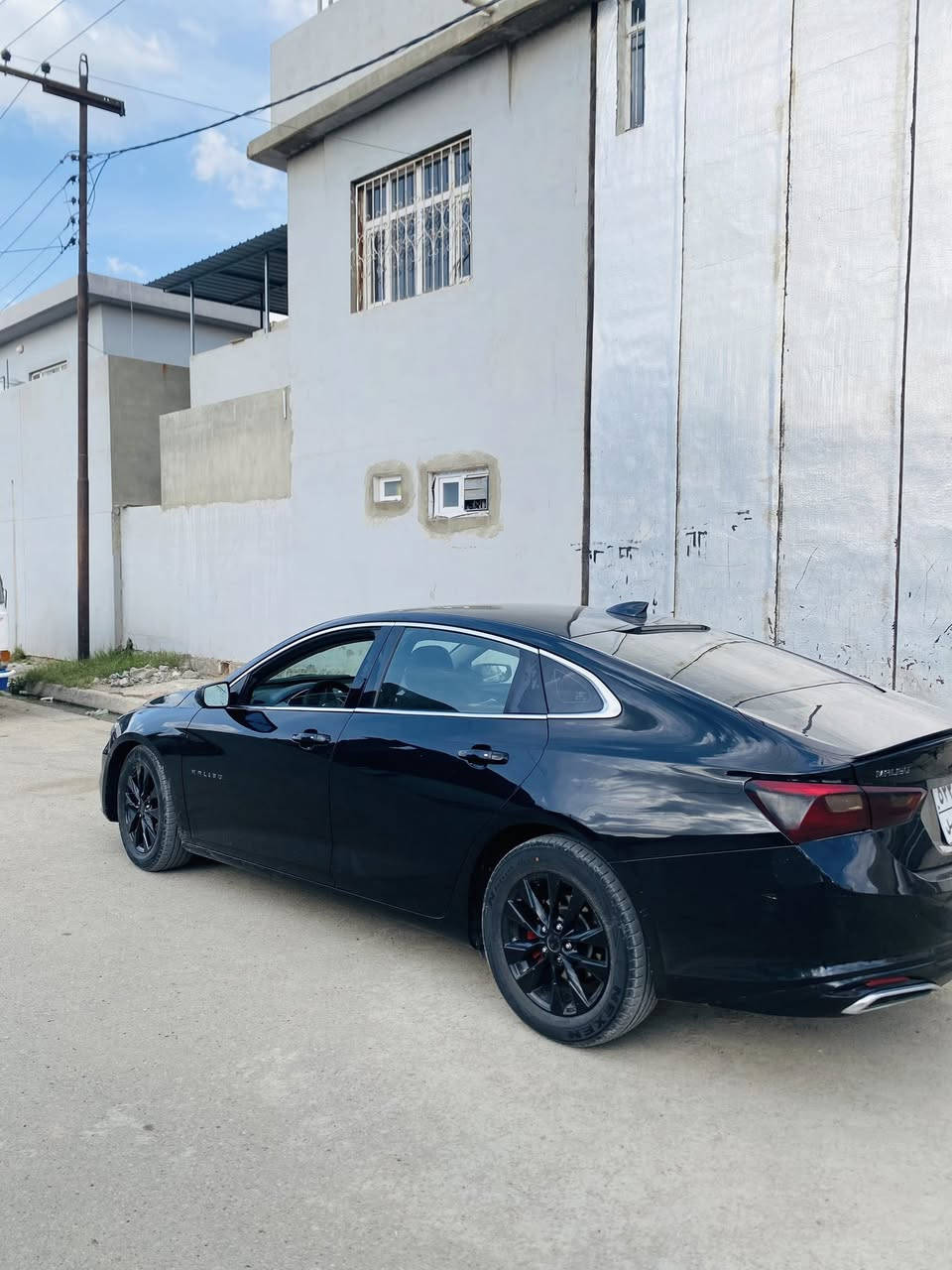 سلام عليكم لبيع ماليبو موديل 2018 مواصفات Lt تشغيل عن بعد تبريد قطعتين كير محرك بشرط صدر امامي خلفي جديد تايرات جديد  رقمها إربيل سنويه ساقطه ضررها جاملغ وبونيد وشويه من باب سكن سياره ماشيه 155 كيلو سعرها 100 ورقه وبيها مجال عنوان كركوك شارع القدس ***********
