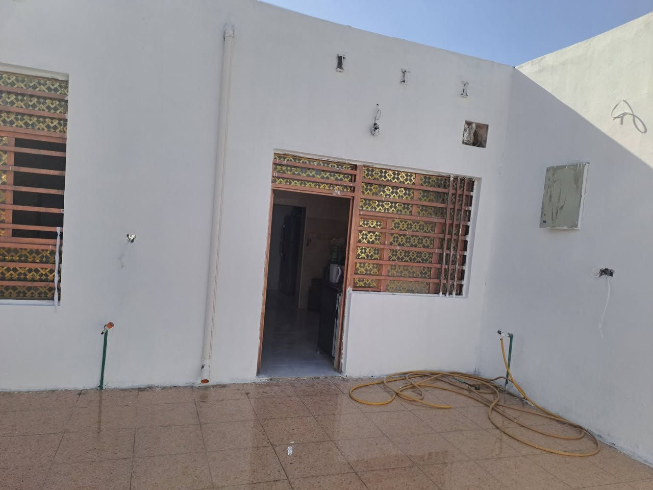 دار طابو زراعي سند ٢٥ مساحه 300متر باسمي قرار محكمه وداخل طابو بلديه مرقم حي الصدر الثالث نهاية شارع المستوصف المشر وع يبعد عن بيوت الطابو 150متر ماء وكهرباء مدار س مركز صحي كافه الخدمات   السعر 59مع المجال لاستفسار 
***********
