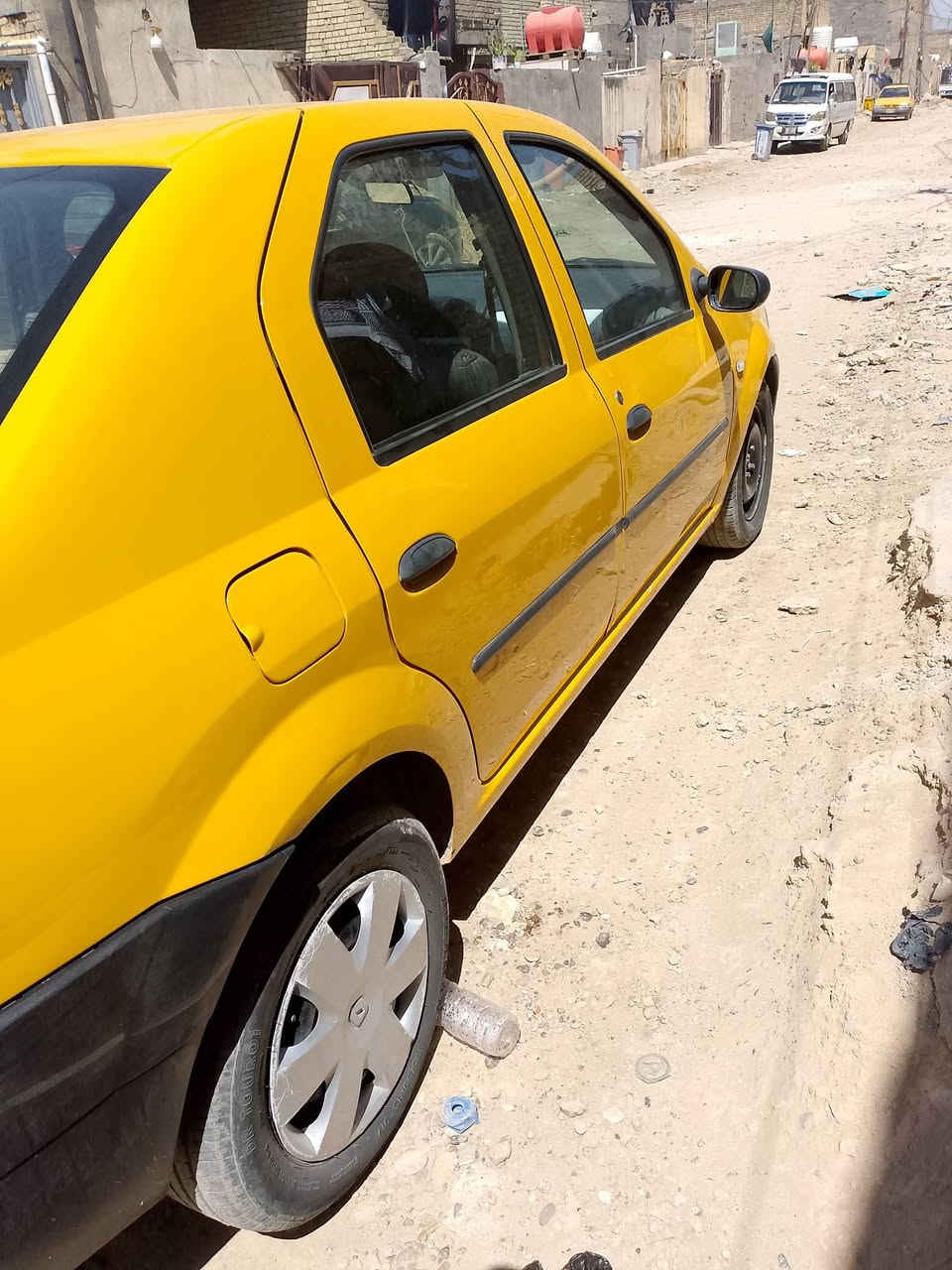 السلام عليكم سيارةرينو الوكان مديل ١٧ رقم انكليزي بسمي خيط تبخير وكشر شوفت عينك بكان اسيارة بغداد السعر ٥٤وبيهة مجال ***********
