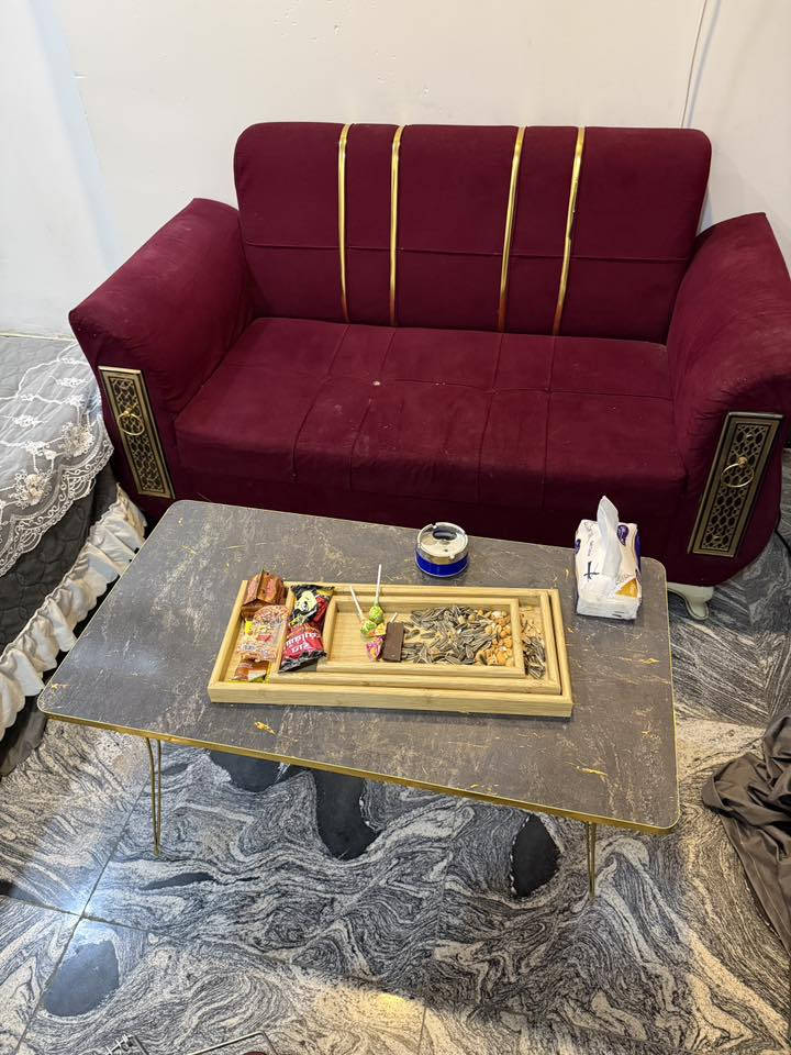 تخم تركي بحالة جيدة 💎          القنفة الوسط والكبيرة سليمات الصغار عدد 2 رجلينات تعبانه السعر 195 الف وبيهه مجال 
طبلات 3 صغار ووحدة جبيره ب 40 الف وبيهه مجال

‭0782 992 2677‬
