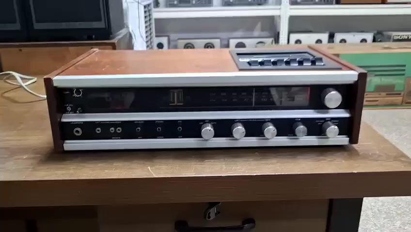 جهاز تحفه هو امبليفاير و هو كاسيت و راديو يعني مثل الرايزنك مجرد تربط سماعات وتستمتع بارقى صوت
ماركه ريكستون ألماني
بلادي نضافه كامله
سعر الجهاز ١٢٥ الف
يوجد توصيل كل المحافظات
محمد الآغا للصوتيات
***********
