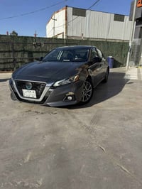 نيسان التيما ٢٠١٩ SR معروفه مواصفات ال SR شاشة وكاميرا خلفية رادار اما...