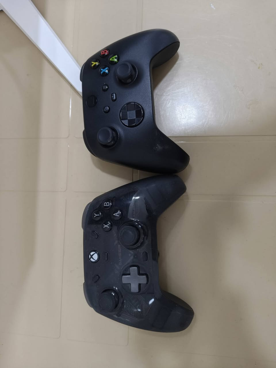 سلام عليكم هذا جهاز اكس بوكس ويا شاشه كيم اون تجي 2 كي 180 هرتز ملحقاتها كامله وعندك الاكس بوكس ملحقاته كامله عده الكرتونه مابي العنوان ناصريه اريد مراوس وي تلفون شعندك نزل لو تعال خاص *********** اريد جهاز زين يعني اس 23 الترا هيج شي مراوس منه لوفرق انطي بسيط
