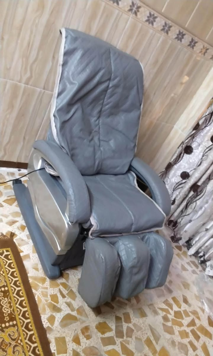 كرسي مساج جديد  بشرط
سعر ٢٥٠ الف 
مكان كركوك
رقم موبايل 
*********** كركوك, العراق
