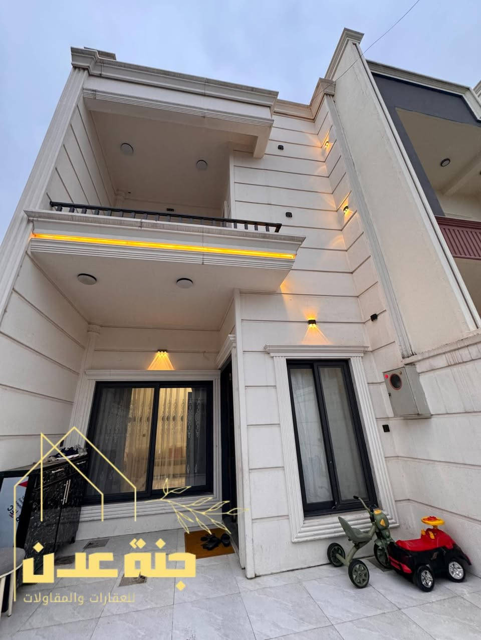 🏠دار بناء حديث
   موقع مميز للبيع
~~~~~~~~~~~
البيت فول فول✔️
نظام دكت سقف مغربي✔️
دبل جام المنيوم✔️
~~~~~~~~~~~
طابو ملك صرف✏️📋
~~~~~~~~~~~
📐المساحه:125
📐الواجهة :-5م
شارع  10م
~~~~~~~~~~~
📍الموقع :حي عدن مقابل جامع تحسين صوراني وخلف مرطبات عرفه

~~~~~~~~~~~
💸السعر :علق بكلمة طيبه يوصل السعر
~~~~~~~~~~~
يحتوي الطابق الاول على:-
كراج +مطبخ+استقبال
غرفة +صحيات 
~~~~~~~~~~~
يحتوي الطابق الثاني على:-
هول +صحيات + 
٣غرف نوم
طابق ثالث غرفة نوم بيتونه 
~~~~~~~~~~~
~~~~~~~~~~~
للاستفسار اكثر الاتصال على
***********☎️
***********📱
~~~~~~~~~~~
نستقبل جميع العروض 
🏠السكنيه  🏛️التجاريه
مكتب جنة عدن سايدين المحكمه الجديده عماره البحرين مجاور اسماك الاغا البغدادي
