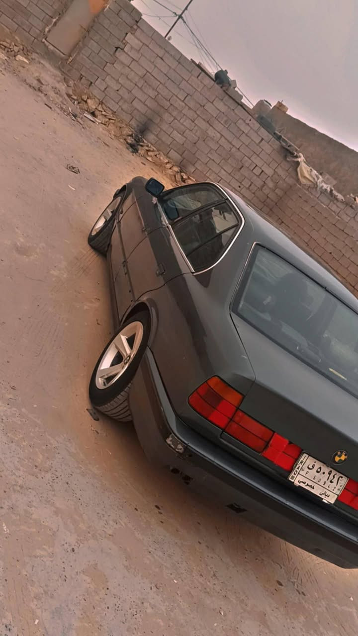 السلام عليكم بي ام 535 للبيع. العنوان النجف سياره بلاديه سعر 32 ومراوس حسب القناعه ***********
