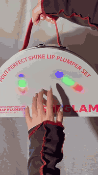 ✨💋 SHEGLAM Jelly Wow Gloss 💋✨
جاهزة تبهري بكل ابتسامة؟ 😍
لكلوسات SHEGLAM Jelly Wow تمنح شفايفك ترطيب عميق ولمعة خيالية ما تروح بسهولة ✨💦
 مميزات المنتج:
✔️ ألوان متنوعة تناسب كل الأذواق (أصفر، أحمر، أخضر، أبيض، أزرق).
✔️ تركيبة جل لامعة تحافظ على رطوبة الشفاه.
✔️ ملمس خفيف وما يسبب لزوجة.
✔️ ثبات يدوم لساعات مع لمسة ناعمة ومغرية.
✔️ مناسب للاستخدام اليومي والمناسبات.
📌 متوفر الآن حصريًا لدى Shakinaz Cosmetics ✨
📞 للاستفسار وطلب المنتج: *********** – *********** – ***********
📍 بغداد – المنصور – شارع مستشفى الطفل
📍 أربيل – شارع روناكي قرب Beyzade

✨💋 SHEGLAM Jelly Wow Gloss 💋✨
Ready to shine with every smile? 😍
The SHEGLAM Jelly Wow Gloss gives your lips deep hydration and a stunning long-lasting shine ✨💦
 Product Features:
✔️ Available in 5 gorgeous shades (Yellow, Red, Green, White, Blue).
✔️ Jelly texture keeps your lips moisturized.
✔️ Lightweight & non-sticky formula.
✔️ Long-lasting wear with a soft glossy touch.
✔️ Perfect for daily use and special occasions.
📌 Available exclusively at Shakinaz Cosmetics ✨
📞 Order now: +964 7880866877 – +964 7880866977 – +964 7725726006
📍 Baghdad – Mansour – Child Hospital Street
📍 Erbil – Ronaki Street near Beyzade

✨💋 SHEGLAM Jelly Wow Gloss 💋✨
ئامادەی بۆ درەوشان بوون لە هەموو پەکەتدا؟ 😍
SHEGLAM Jelly Wow Gloss ڕووناکییەکی درێژخایەن و تازە بە لێوەکانت دەدات و رطوبەتیش پەیوەست دەکات ✨💦
 تایبەتمەندیەکان:
✔️ بە هەندێن ڕەنگی جوان (زەرد، سور، سەوز، سپی، شین).
✔️ تەواوی ژێل بۆ رطوبەتی لێو.
✔️ سووک و ناچسپاوە.
✔️ دەمێنێتەوە بە ماوەی درێژ.
✔️ گونجاوە بۆ ڕۆژانە و ئاھەنگە تایبەتەکان.
📌 ئێستا بە تایبەتی لە Shakinaz Cosmetics ✨
📞 بۆ داواكردن: *********** – *********** – ***********
📍 بەغدا – مەنسوور – شەقامی نەخۆشخانەی منداڵ
📍 ھەولێر – شەقامی روناکی نزیکەی Beyzade
#Shakinaz #SHEGLAM #LipGloss #جمالك_يبدأ_من_لمعتك
