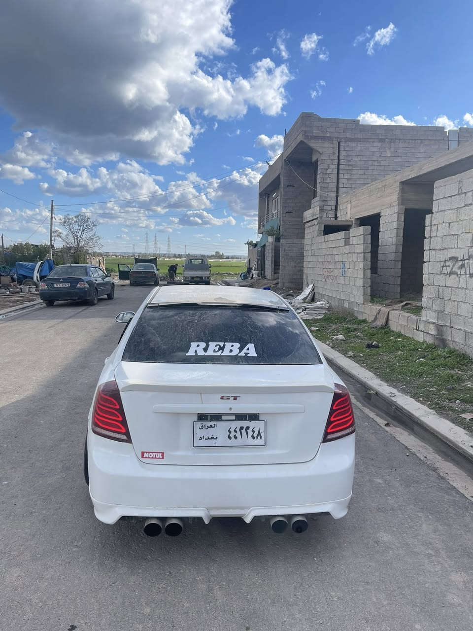 سلاو خواتان لێبیتن 
ئۆپترا ٢٠١٢ تۆماتیک بۆ فرۆشتن و گۆرینەوە
سەنەوی ئەسلیە کەسک سەیارکە لە هەولێرە
کامل جوانکاری بۆکراوە 
ویل سپۆرت 
دەعامی سپۆرت 
چاملخ سپۆرت 
٥ پارچە سبوخ  لەسەر ساخە
گێر و مەکینە بەشەرتە 
سعری ٦٨ مەجال شوێن هەولێر
*********** واستئەپ و ڤایبەر
