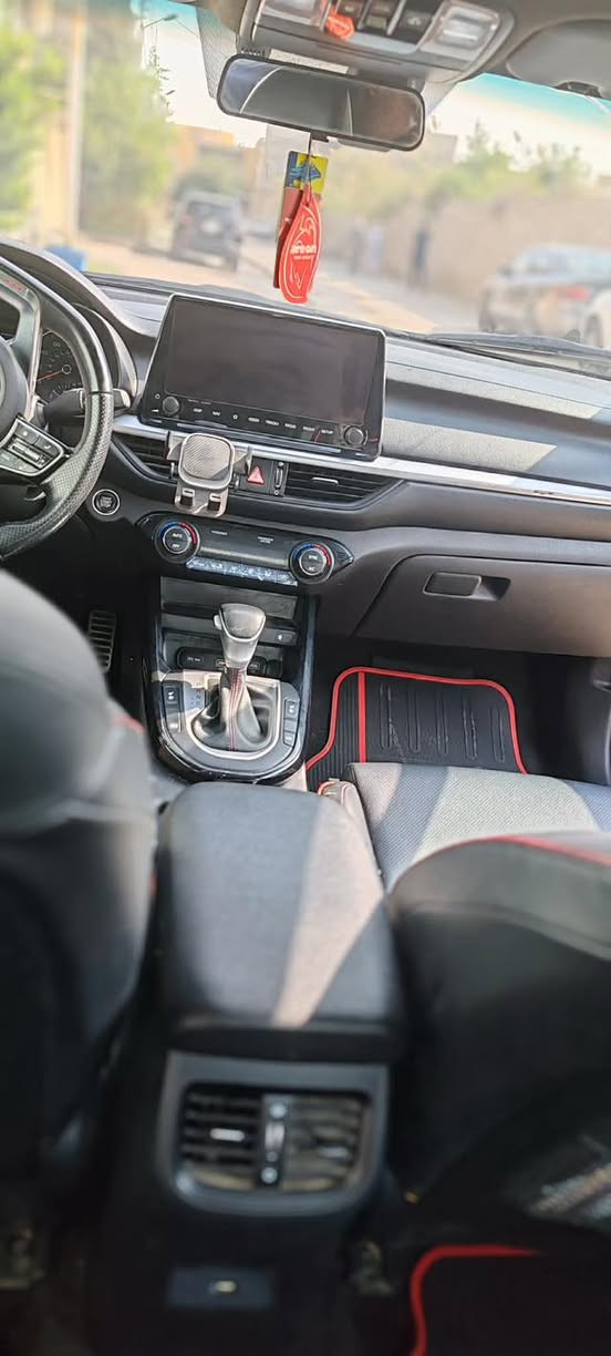 كيا فورتي
موديل 2022 
بيه 6 قطع انطيك سيارة صبغ عام بدون دواخل بشرط 
مواصفات GT فول للاخير 
هزة وسنوية جاهزه شرط تحويل 
كابون بانزين
ماشيه 100 km
كير ومحرك بشرط 
السعر ب118 وبيه مجال 
للاستفسار اتصل على الرقم ***********
