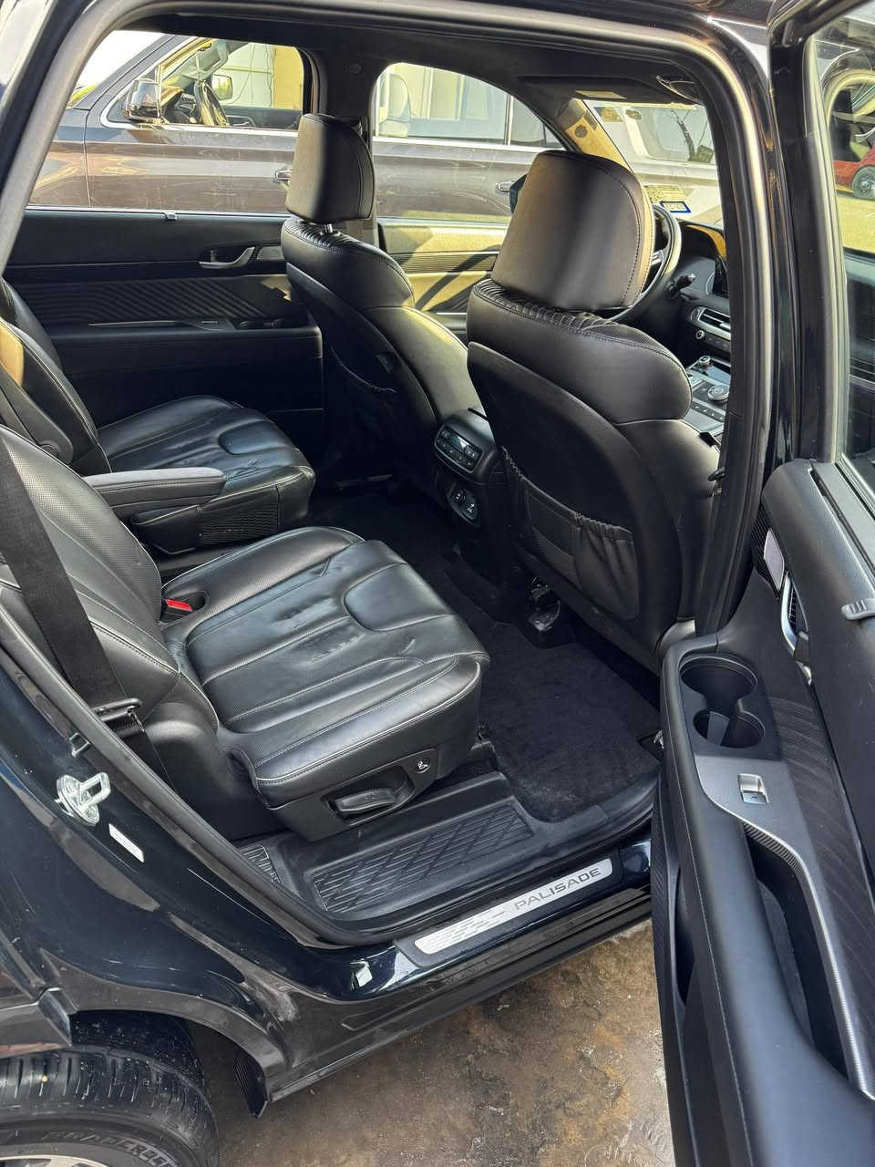 هونداي بلسايد موديل 2023 فول مواصفات 1/1 لفئة كلكرافي حادث بسيط موضح بل صور سبعة راكب كشنات vip محرك 3800 ستة سلندر وارد امريكي كشنات تدفئة تبريد مساج كشن لسائق خزن كشن كيارة كير بيانة لدات داخلية جميع الالوان دفع امامي رقم لسيارة بغداد بصمة البيبان لمس تقديم ترجيع بل ريمونت تشغيل عن بعد طاك بيهة ايرباك لبردة من جهت لسائق فقط و براس لسنة 2026 بل احتفالان انضربت طلقة بل بنيد مامبينة اصلا سعر السيارة 310 و بيهة محال بسيط عنوان بغداد الغزالية ***********
