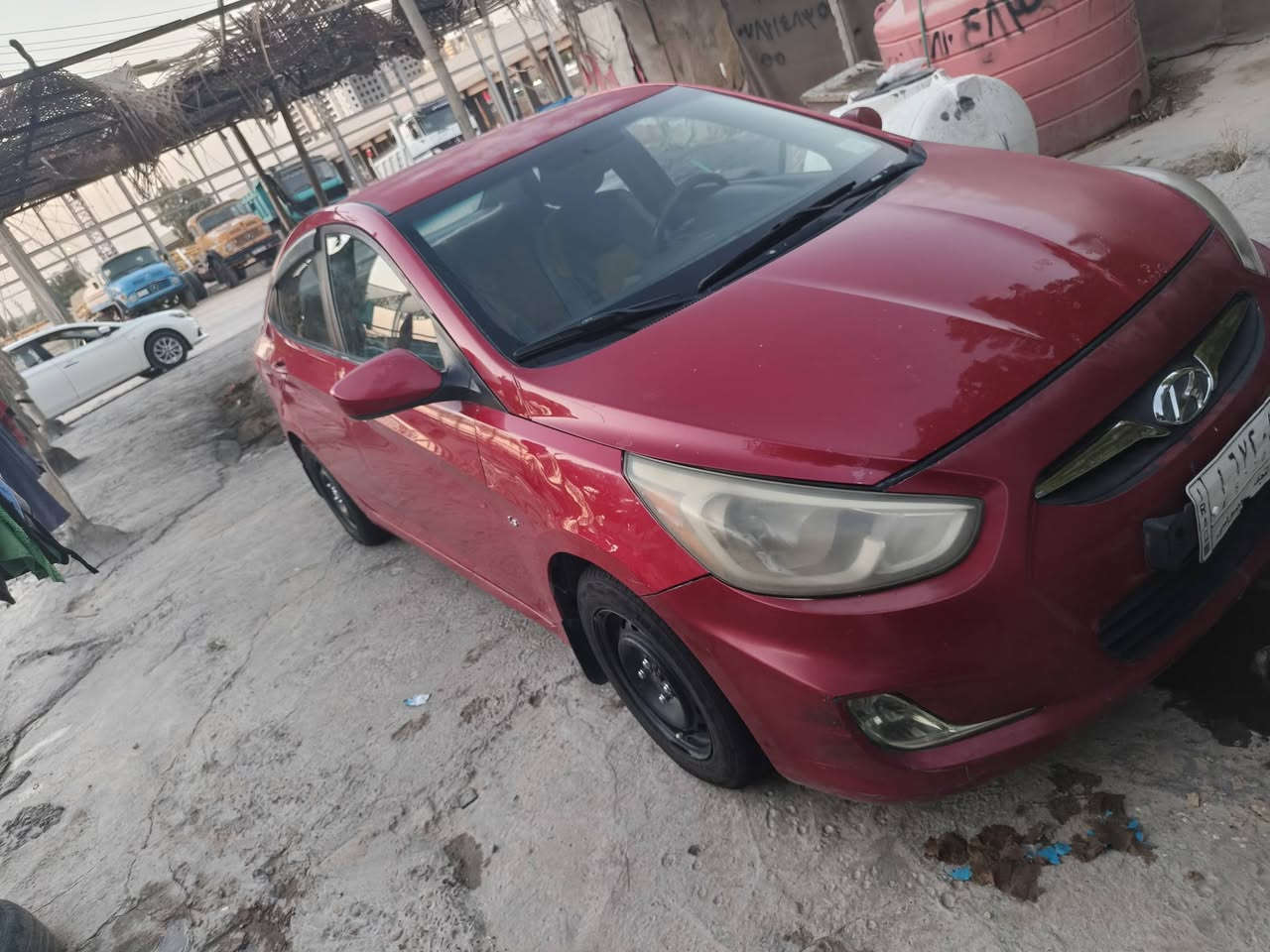 سلام عليكم اكسنت 2015امريكي بيها قطعتين صبغ بدون دواخل رقم نجف مكينه1600 وكير هستوني شادهن بل كارتون مكانها نجف مداور ثاني يوم  سعرها 74وبيها مجال 
(*********** )
