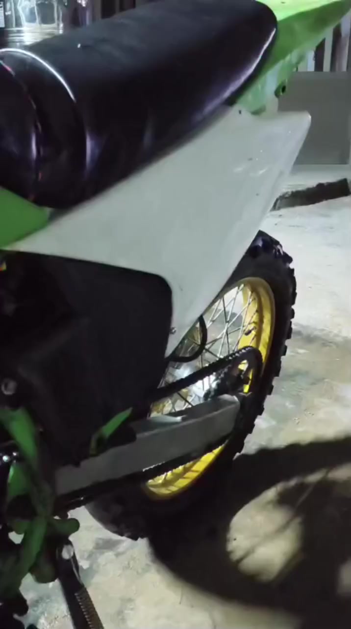 من رخصة مدير الكروب
مكاني بغداد دراجه محرك دايوان ١٥٠سيسي
كامله مكمله تخم تاير أنكر واطله لا تبخير لا تدخين رقمي ***********واتساب
