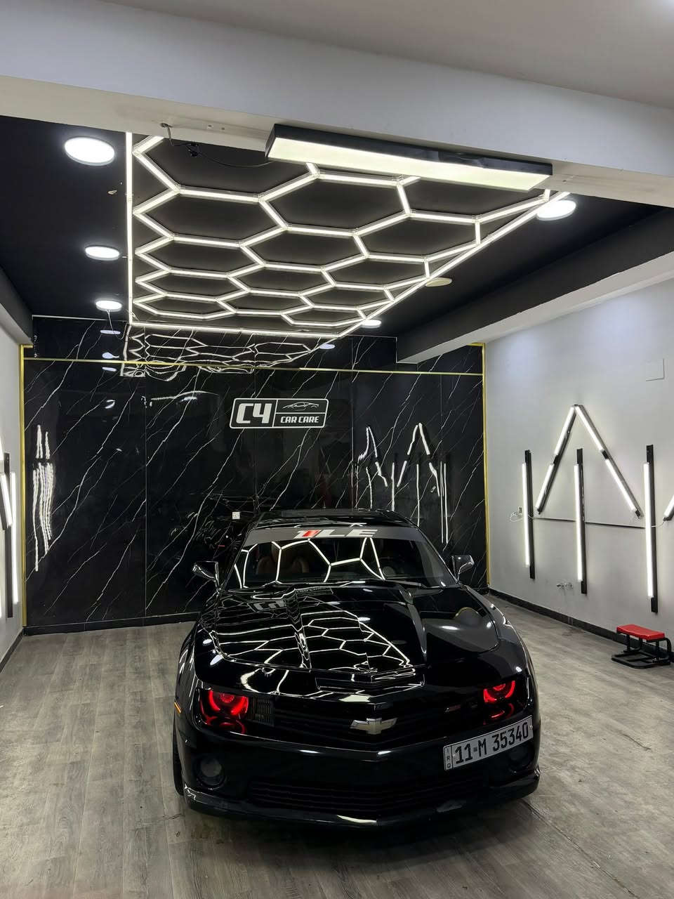 سلام عليكم. كمارو 1Le2SSللبيع
كير عادي فووول مواصفات من غير الاضافات الي عليه 
جاهزه. قطعه وحده صبغ باب اليمنه والجاملغ اليمنه بارد بدون ايرباك السياره   انشاء الله سعره مناسب تفاصيل اكثر اتصل بيه *********** السياره ترفعه جك وتنزل جواه قطره نضوح دهن ما بيه جديده حييل وتعبان عليه وبالعافيه على الي ياخذه مكان السياره بغداد الشيخ عمر السياره مبرمجه داينو وجايبه 560 حصان وطبعا مكينه ls3 وكير TR6060 مكفووول
