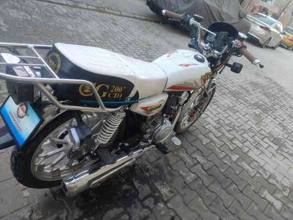 دراجه ايراني للبيع
موديل 2025 نضافته 95 مكاني بغداد الشعب 
سعر 750 وبيه مجال بسيط ***********
