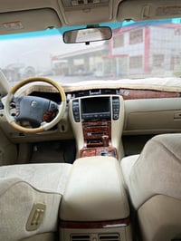 كراون • لون أصفر • تايرات جديدة