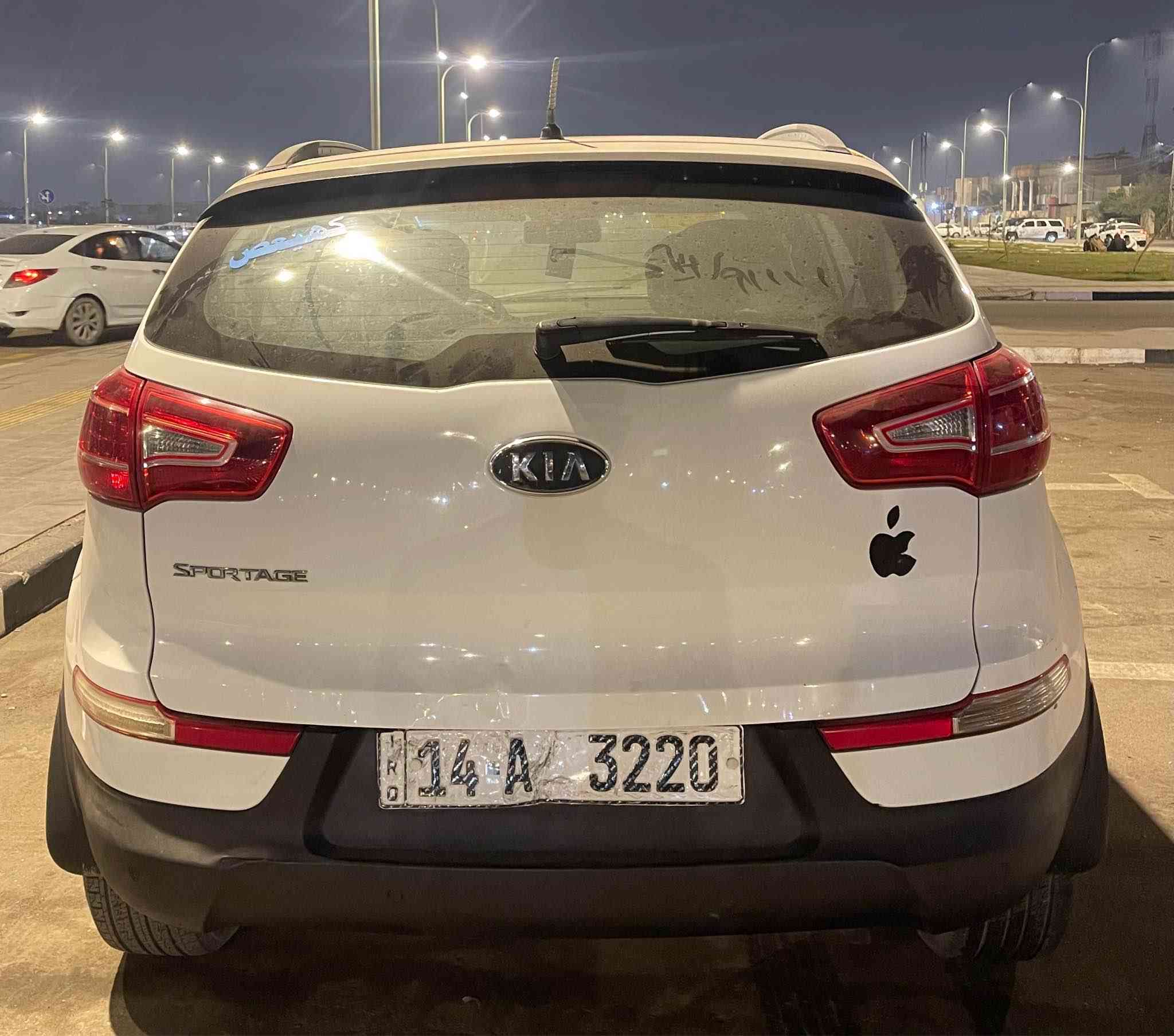 كيا سبورتج موديل 2011 رقم بصرة بيها بنيد وباب وجاملغ 
سنويتها 2029 بانورما شاشه كبيره تخم تاير جديد حدادا جديدة السعر 97$ مكان سيارا البصرة اتصال *********** البصرة, العراق
