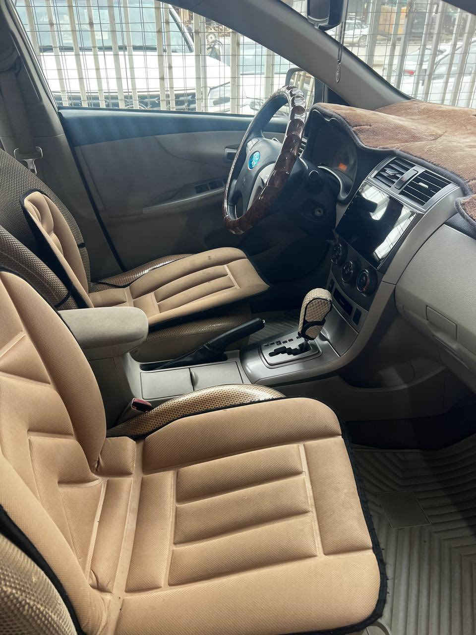 السلام عليكم كورلا خليجي (2013) رقم بغداد بإسمي تحويل مباشر سنويه لل 2029 بيها بارد شبر بال جاملغ الامامي سياره كلين مكفوله كفاله عامه من كلشي تبريد تدفئه تحكم ستيرن حداديه جديده تخم تاير جديد مكينه 1800 العنوان سامراء 
الهاتف (***********)

السعر 150$
