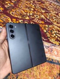 هاتف،زت فولد  5 الذاكرة 256 وداخليه 12 وما مفتوح الجهاز ابد نطيك بي ضم...