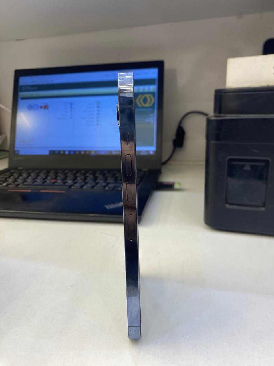 13 pro max 
256
جهاز نضيف كوله شغال 
فقط مبدل بطاريه بطاريه جديده نسبه 100 
***********
شعب
